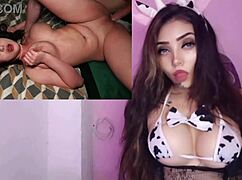 Joven Rusa de Grandes Tetas Naturales Recibe un Duro Anal