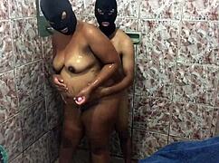 Fazendo massagem em uma gravida no banho quase fodo 😏