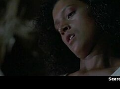 Cathy Tyson topless dalam adegan retro 1988