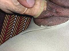 น้ำเงี่ยนของเธอเอาให้สอยแหย่เข้าไปได้ทั้งสอง