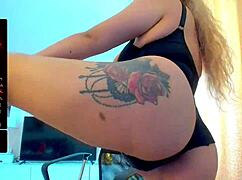 Big Tits Blonde Webcam Model's Sexy Ass