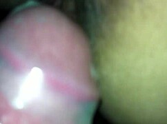 Dandole por el culito?