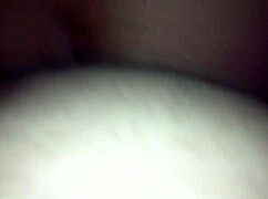 Dandole por el culito?