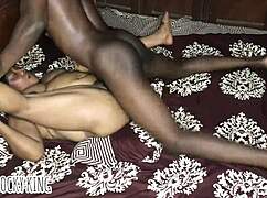 big mummy spreading legs for maintenance guy royal cocky king