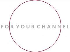 Latina Milf Flashes Pussy Solo In The Heat!