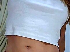 Latina milf creates amateur video for fans