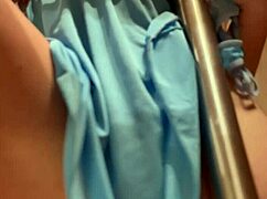 Ruiva Levando Pau De Presente De Anivers�rio