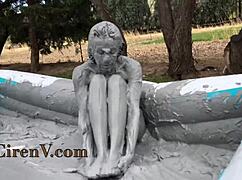 clay sploshing in the pool ciren v