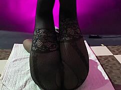 Ebony Squirter Achieves Multiple Orgasms With Sex Machine