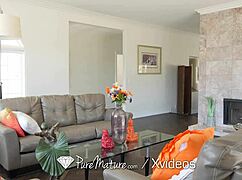 Milf Seals Real Estate Deal With Massive Cock Blowjob