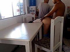 casada safada fode negro dotado enquanto corno lava louca