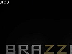 Natasha Nice dives into Holly Day's pussy?