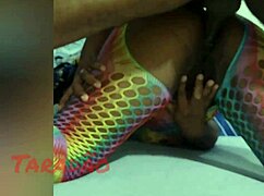 gozando dentro da preta no halloween with muff diving