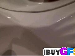 Teen Lesley gives blowjob and fucks in bathtub closeup