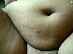 पति फौज में पत्नी मौज में दूसरे के साथ चुदाती 😏