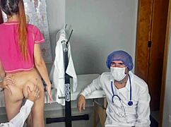 Equipe de ginecologistas atende a primeira vez da paciente