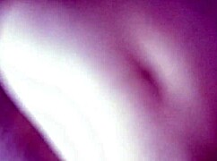 mama gordita juega con su dildo en coño peludo