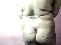 Hot Indian girlfriend gets fucked at home for first time