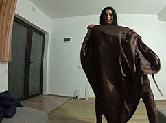 Milfycalla- A Hot Pantyhose Cheating-Wife Play with a Cock and Have Cumshots on Her Downjackets 225- Preview