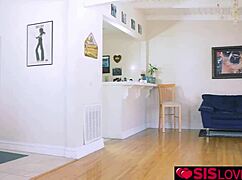 does peyton robbie deep throat that big cock?