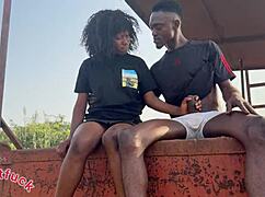 Nigerian girl gives mind-blowing blowjob