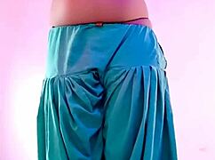 18 Year Old Indian Girl Leaks Video Showing Sexy Body to Boyfriend