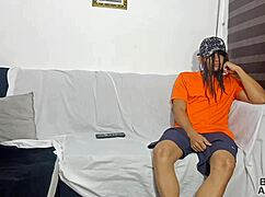 Tengo Sexo Con Mi Padrastro Y Mi Madrastra Casi Nos Pilla Follando En El Sofa Me Gusta La Polla De Papi