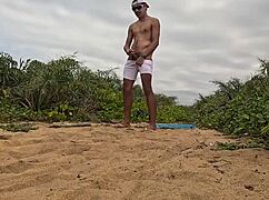 punheta e gozada na praia 😏