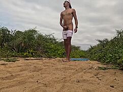 punheta e gozada na praia 😏