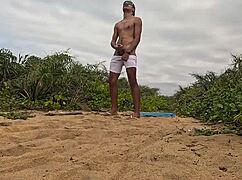 punheta e gozada na praia 😏