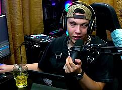 Mari gets naked on podcast, what would you do?