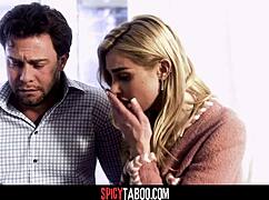 Gorgeous babe getting her pussy creampied by her partner 😍