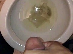 pu�eta en el ba�o con placer intenso