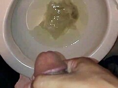 pu�eta en el ba�o con placer intenso