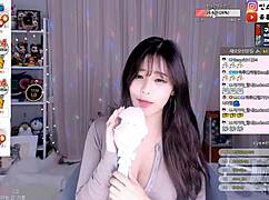 Korean Girl Dances And Interacts With Guys.