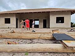 Carpinteiro vai receber o pagamento e teve uma supresa das donas da obra