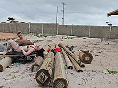 Carpinteiro vai receber o pagamento e teve uma supresa das donas da obra