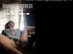 Brasileira Cheia De Tesão Siririca Assistindo Pornô - Completo No Red