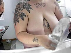 Doing the dishes naked on a hot wednesday