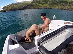 Passeio De Barco Vira Sexo Ao Vivo - Pernocas - Joy Cardozo