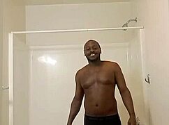 I masturabte in the miror for a selfie