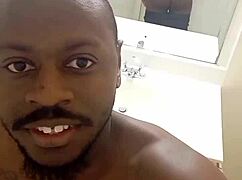 I masturabte in the miror for a selfie