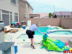 Lazy Man Distracts Home Inspector Milf with Seductive Moves