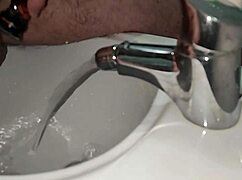 I jerk off and cum hard