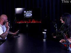 Safada faz uma dança sensual após dizer que sempre trabalhou com arte