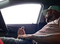 Spotting A Novinha On The Street Pulls Out In Public Exposure