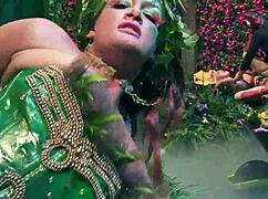 Batfuck crashes Poison Envy's garden party and totally fucks his huge cock off with everyone 😈🌿.