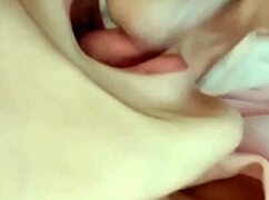 Amateur deep throating pro in homemade video! 😈
