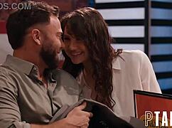 Seth fucks liz and jordan while sneaking around the diner