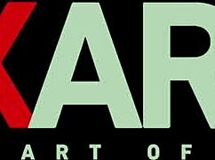 Flexible lesbian eats her sexy redhead girlfriend's hot pussy 😋